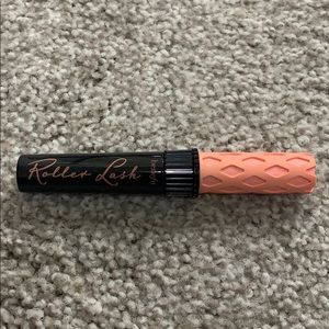 Benefit roller lash mascara in black